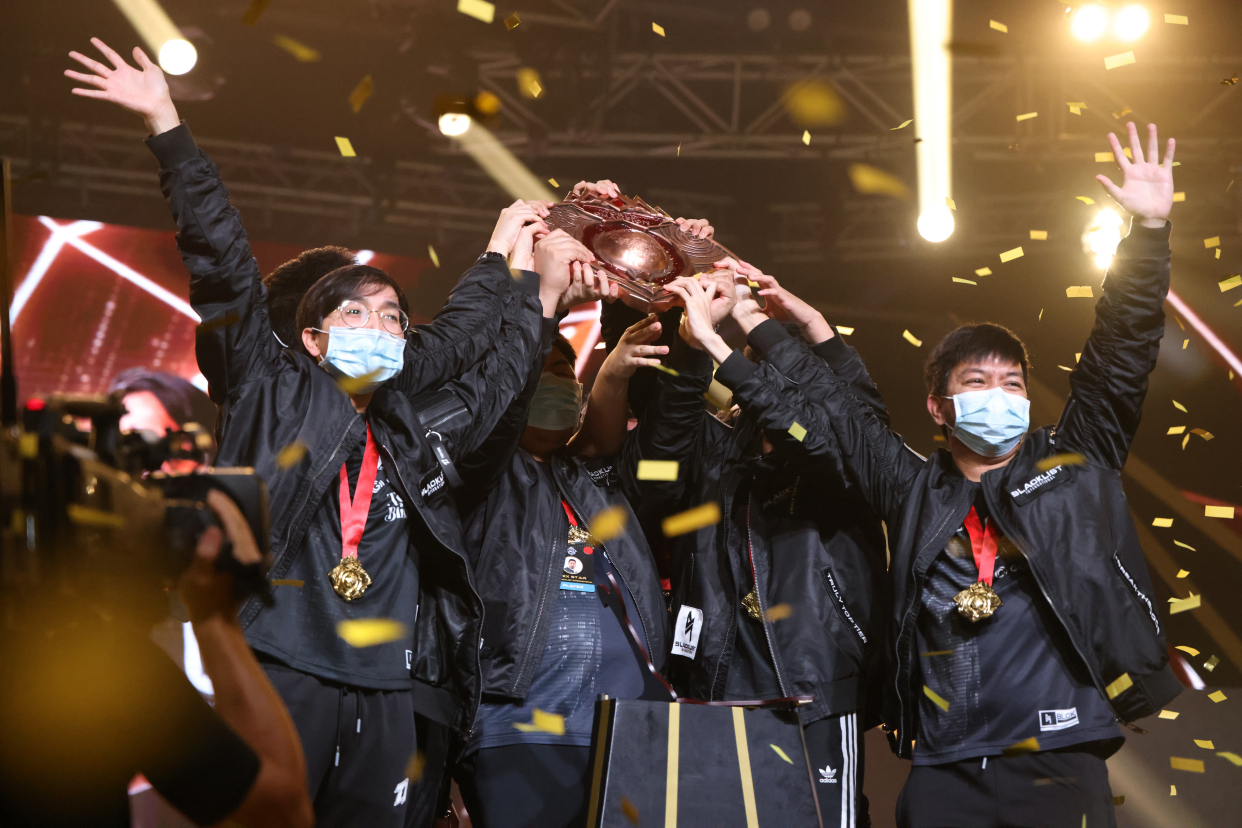 包含绝地求生决赛震撼开打，巅峰对决引爆全场的词条