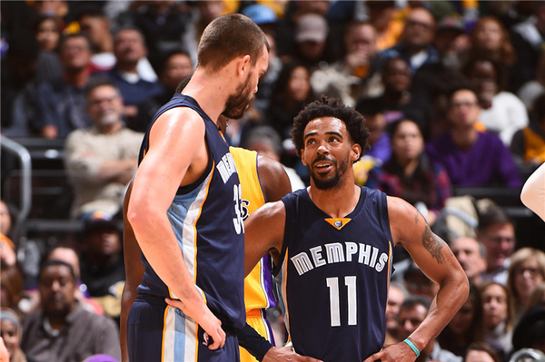 热火鏖战灰熊,易建联关键制胜 热火鏖战灰熊,易建联关键制胜