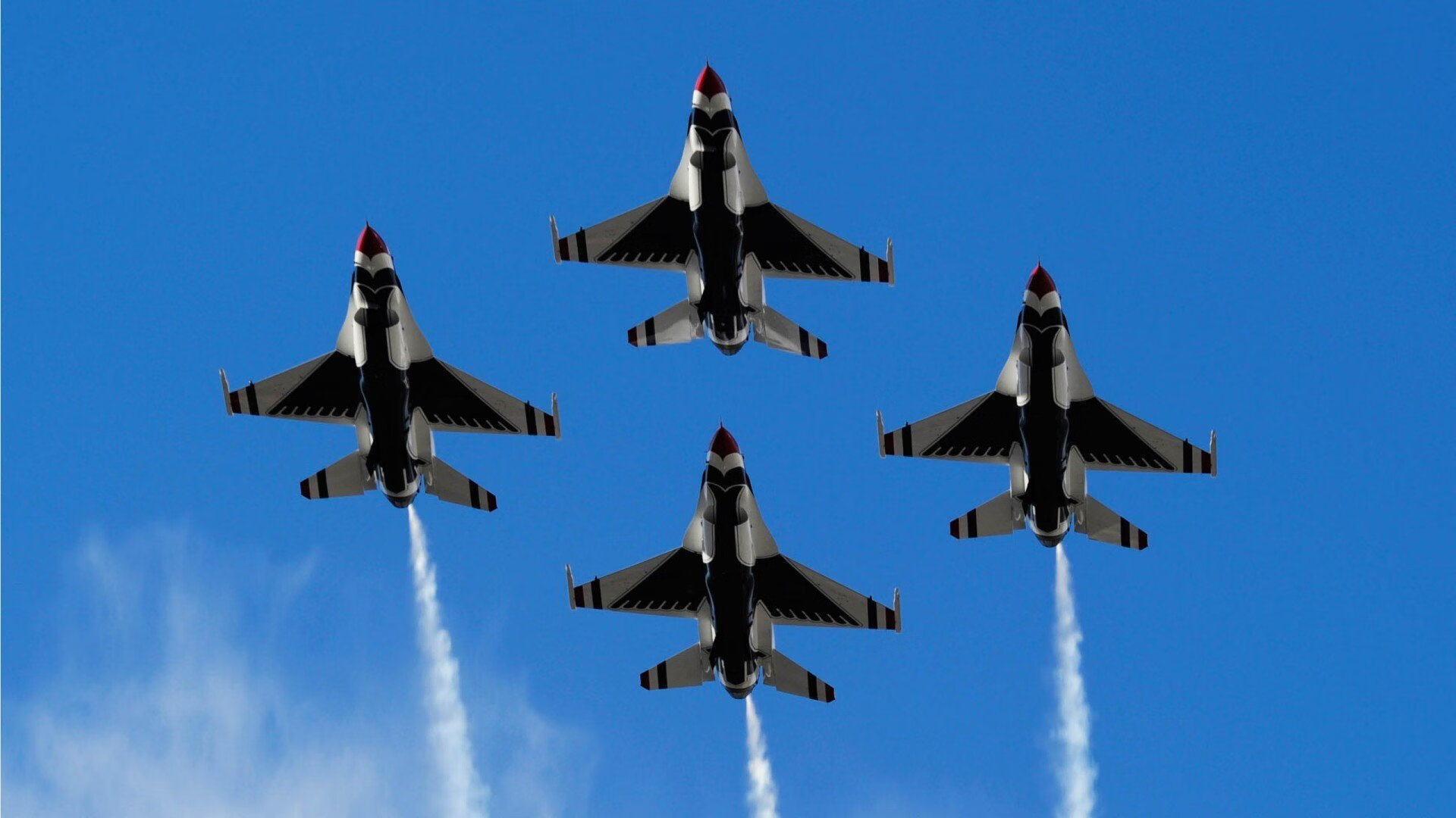 爵士主场力克湖人，恩比德连续得分拉开差距