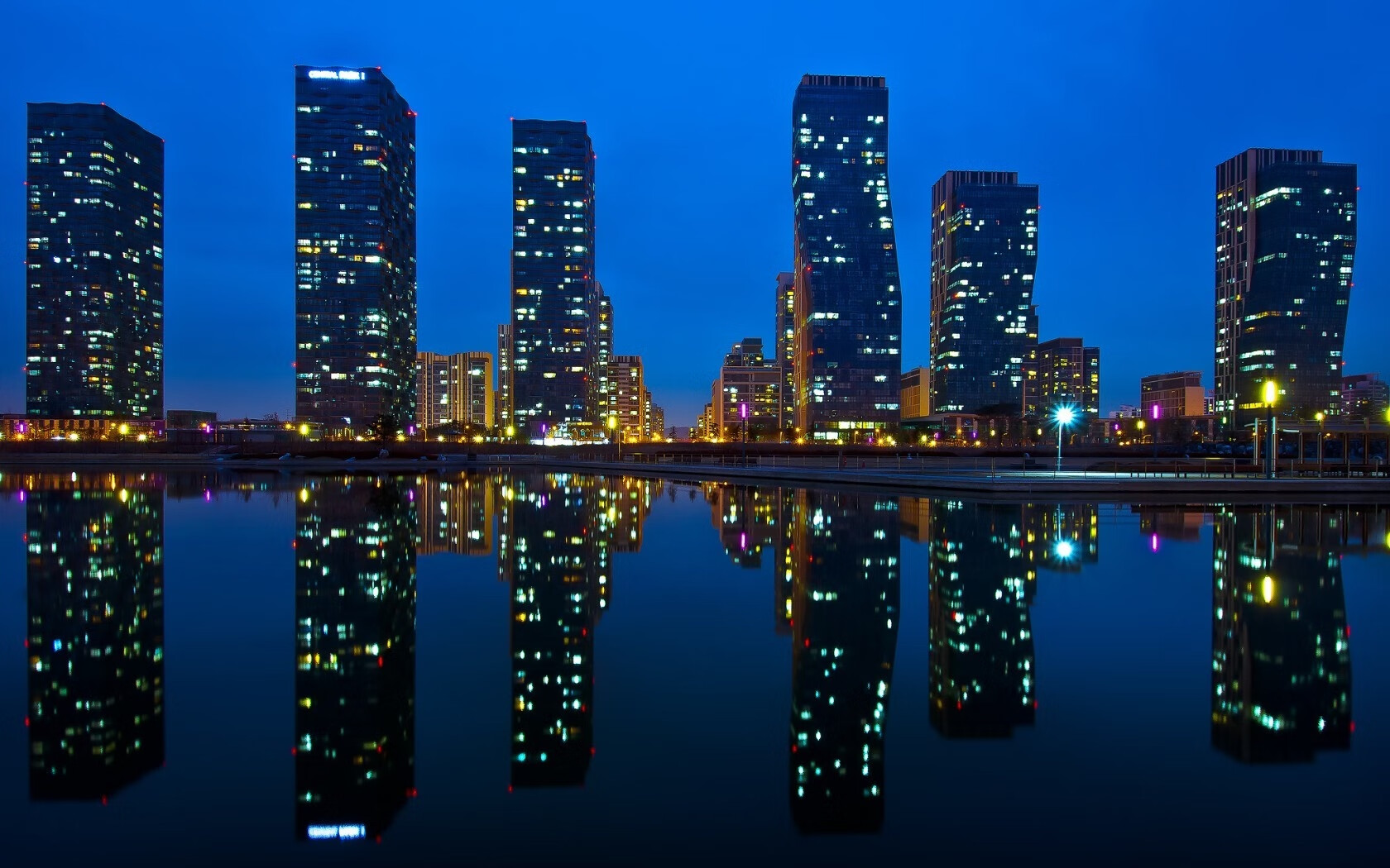 萨拉赫关键回合定乾坤，加纳完胜芬兰展团队荣耀