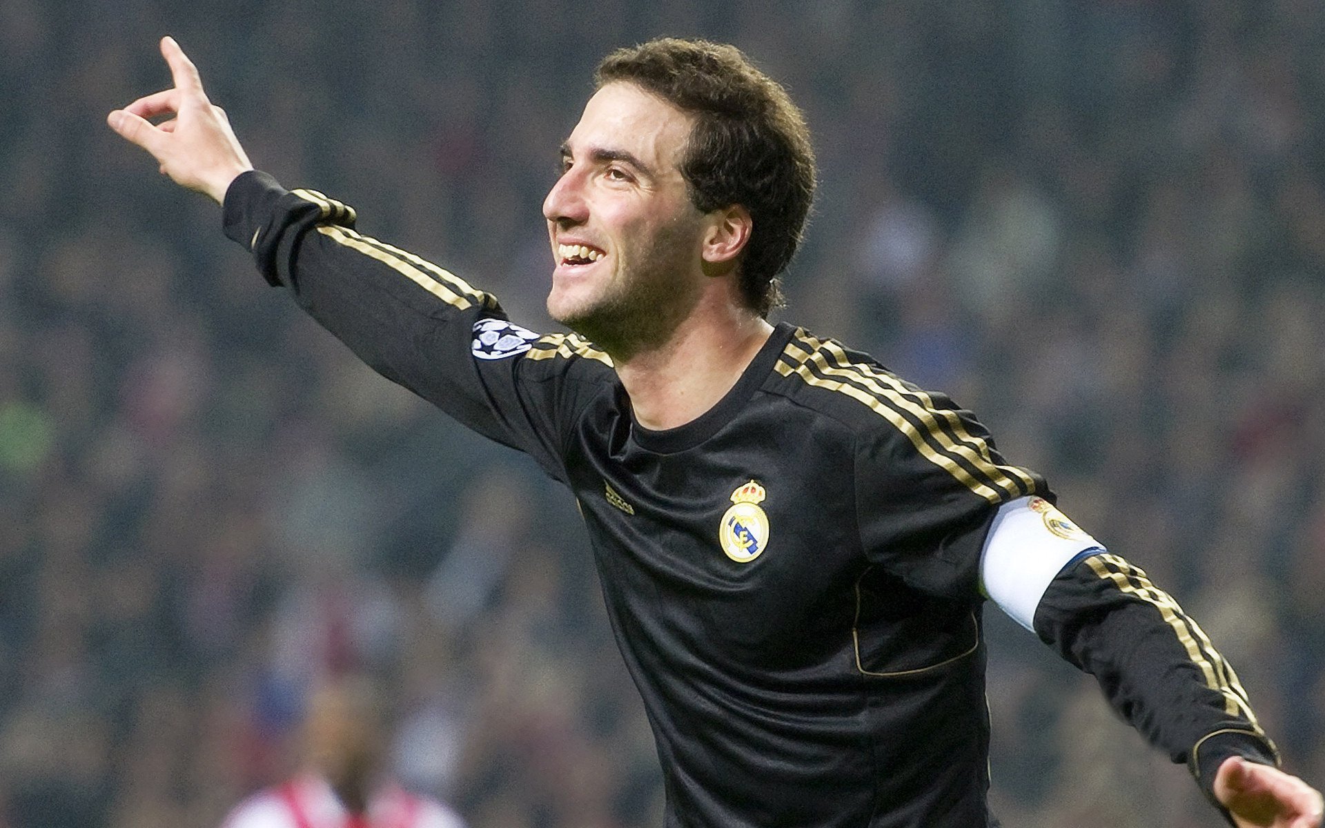 蒂亚戈引擎全开，里昂铁幕锁死奥地利—一场攻防艺术的完美演绎