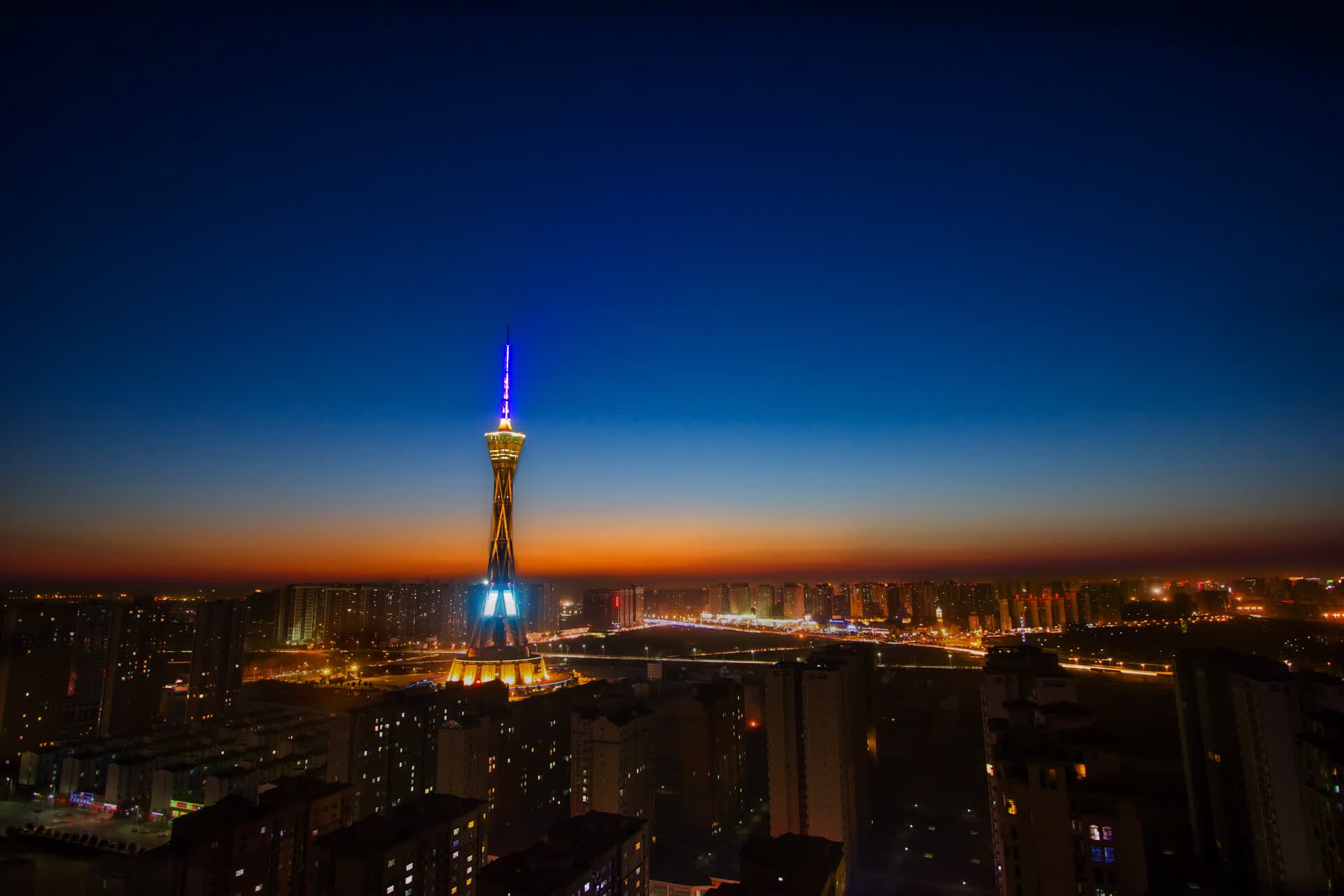 沙漠之狐的闪电突袭,久保建英导演的东京节奏如何击穿东欧铁幕